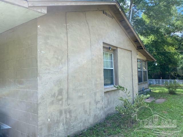 Property Photo: 6890 Hwy 87 FL 32570