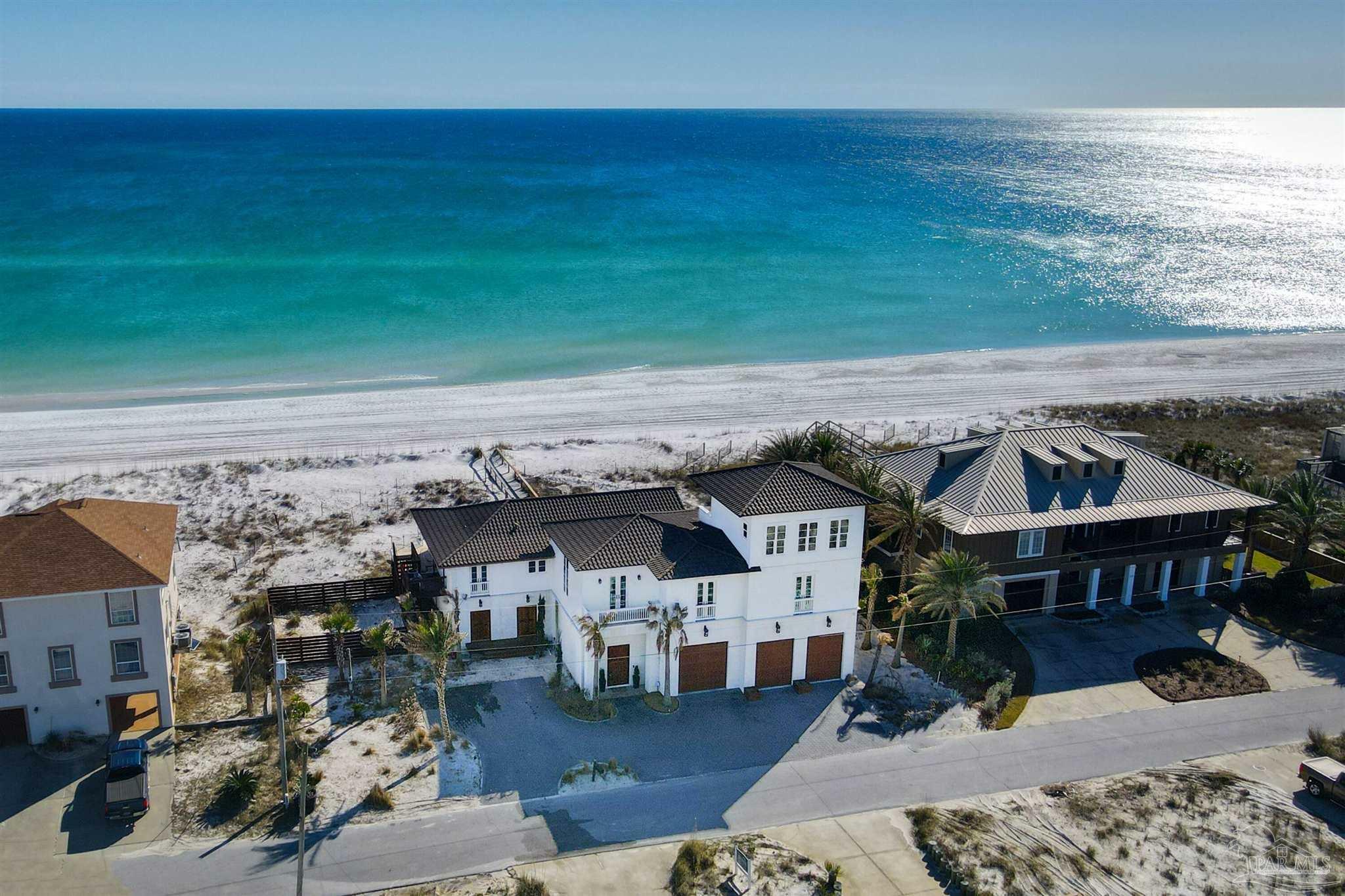 Property Photo: 808 Ariola Dr FL 32561