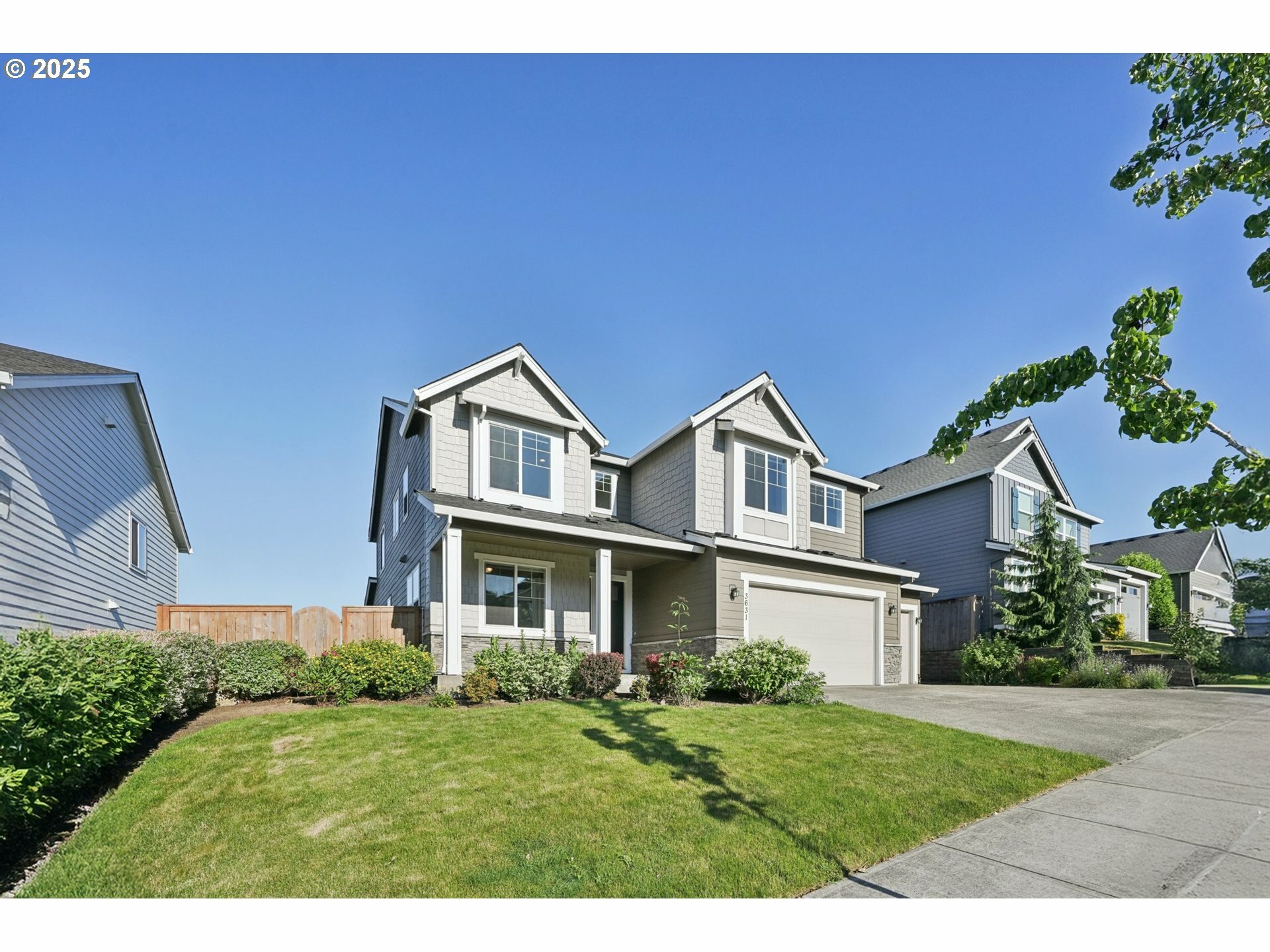 Property Photo:  3631 NE Kingbird St  WA 98607 
