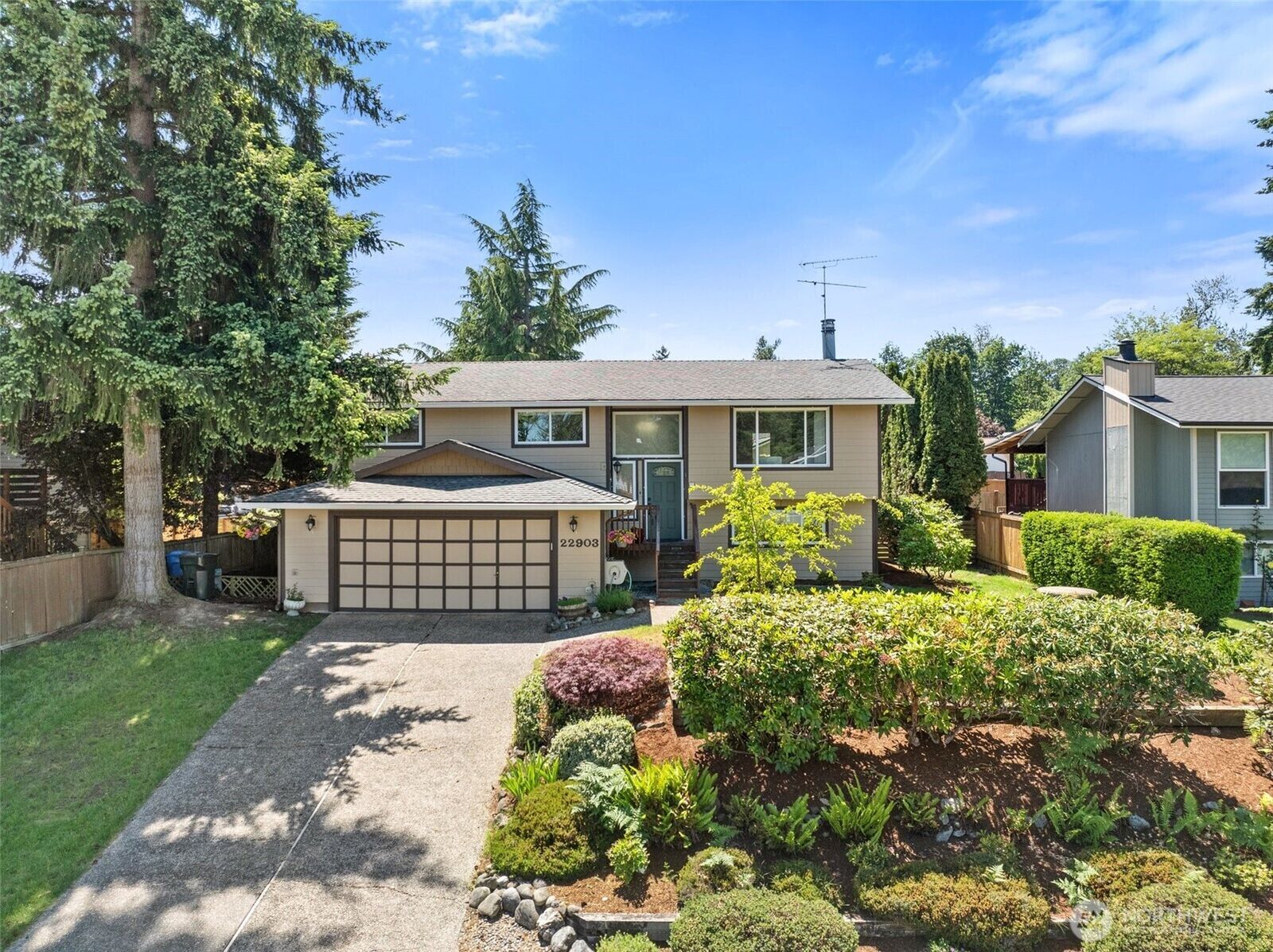 Property Photo:  22903  126th Avenue SE  WA 98031 