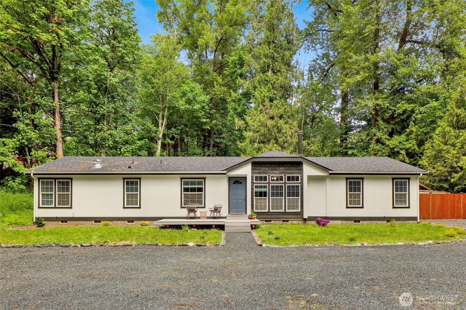 Property Photo: 6098 Mt. Baker Hwy WA 98244