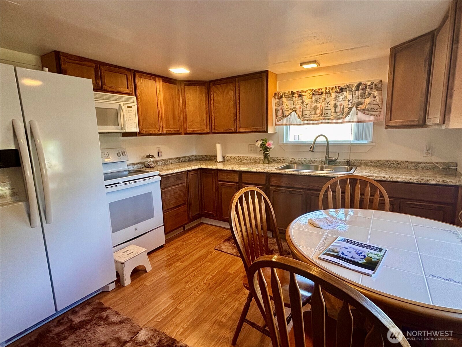 Property Photo: 545 Hendricks Street 33 WA 98368