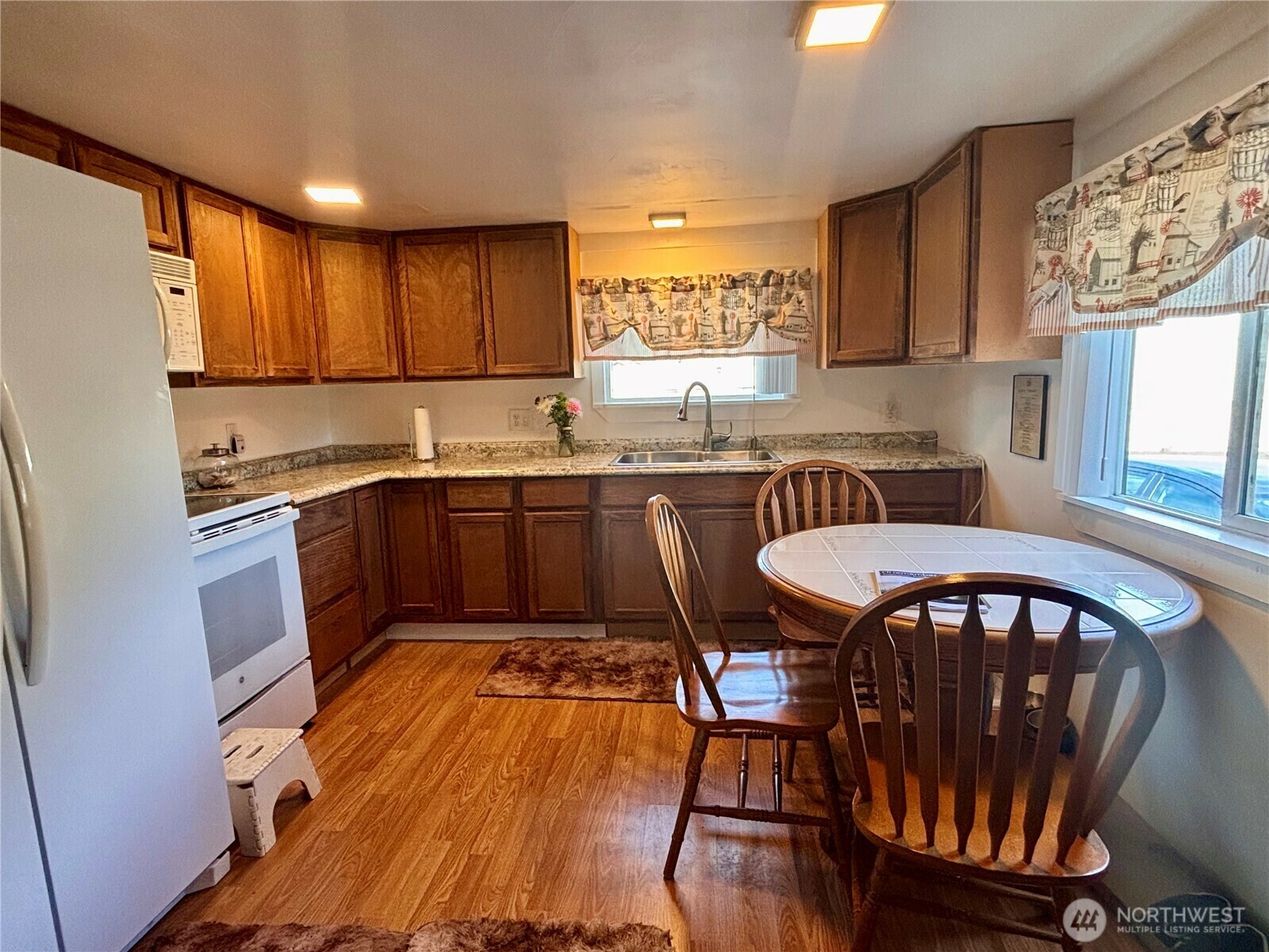 Property Photo: 545 Hendricks Street 33 WA 98368