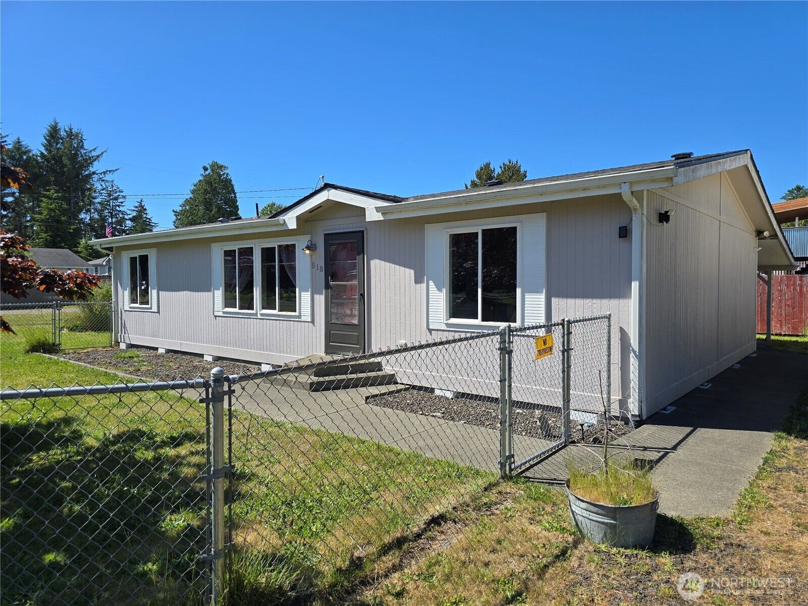 Property Photo:  518 W Lee Avenue  WA 98595 
