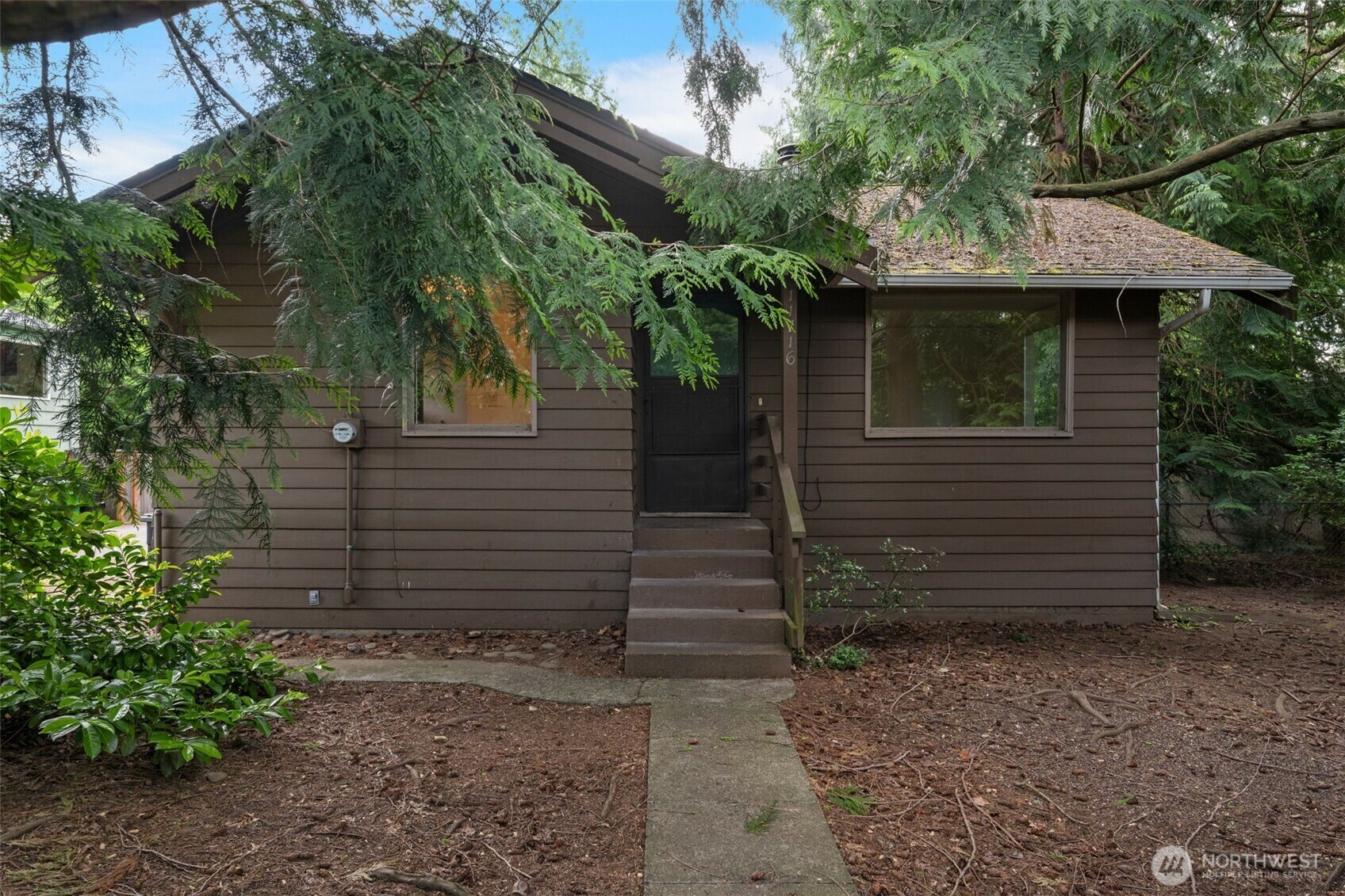 Property Photo: 11716 16th Avenue NE WA 98125