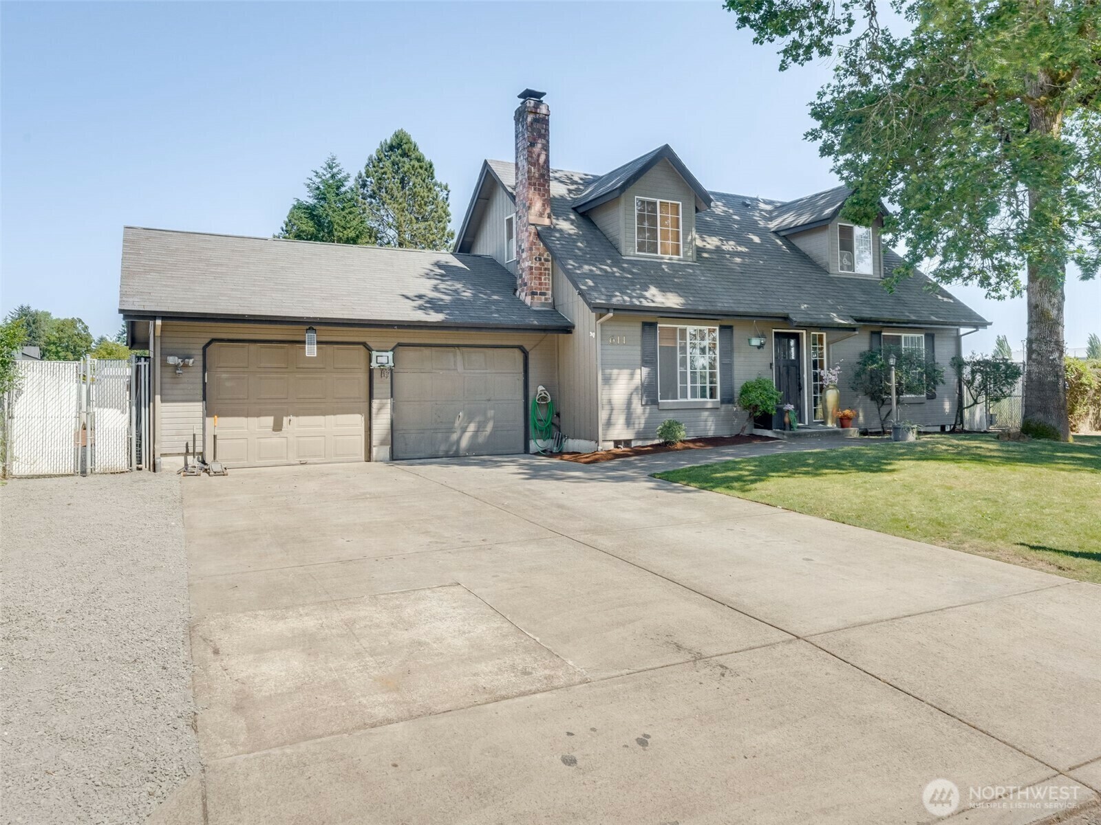 Property Photo: 611 NW 4th Place WA 98604