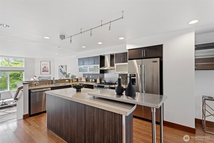 Property Photo:  566  McGraw Street  WA 98109 