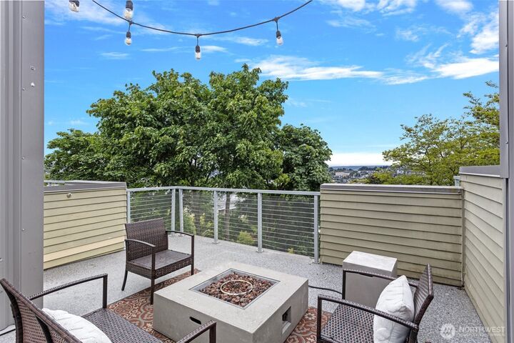 Property Photo: 566 McGraw Street WA 98109