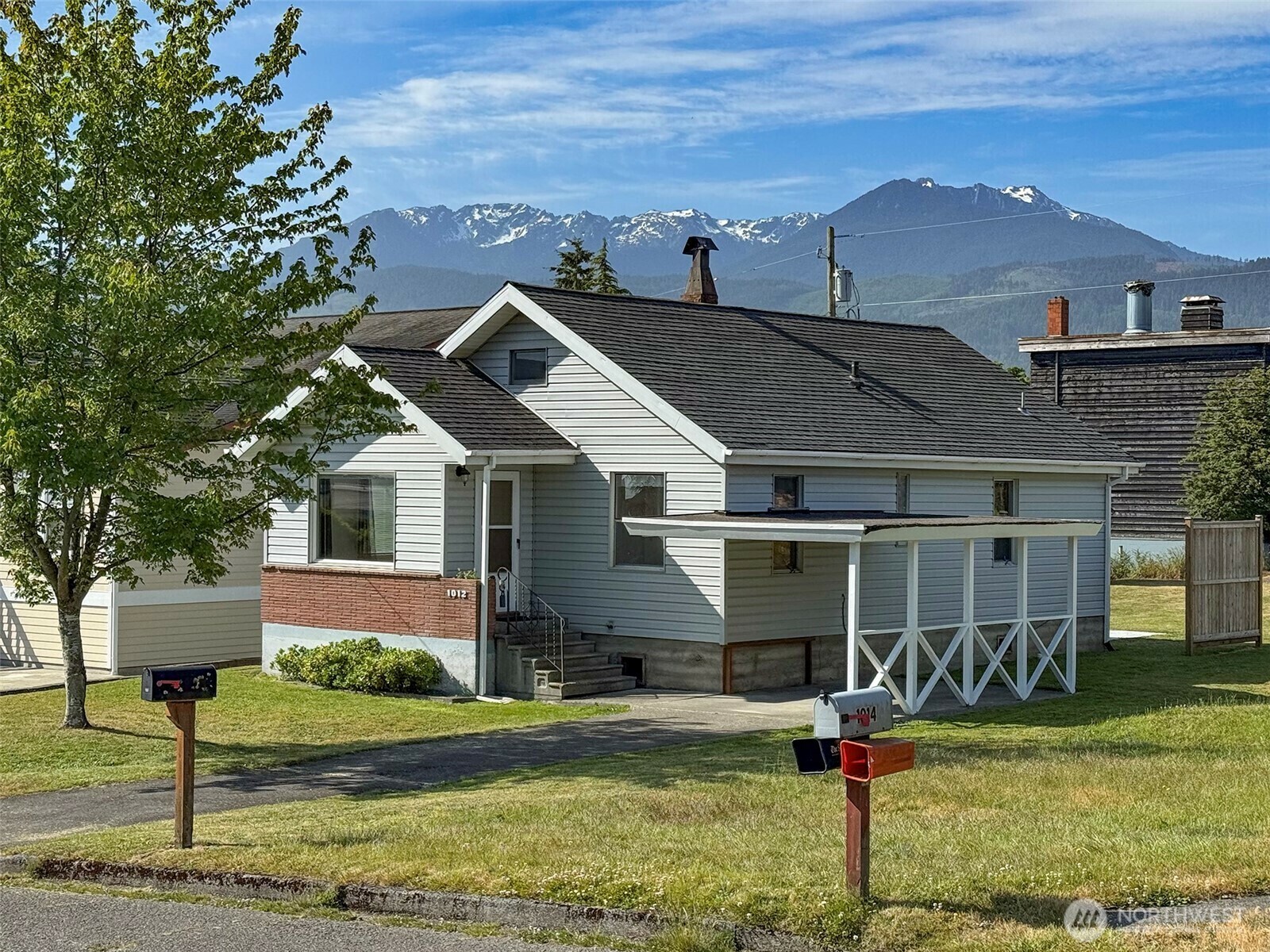 1012 W 10th Street  Port Angeles WA 98363 photo