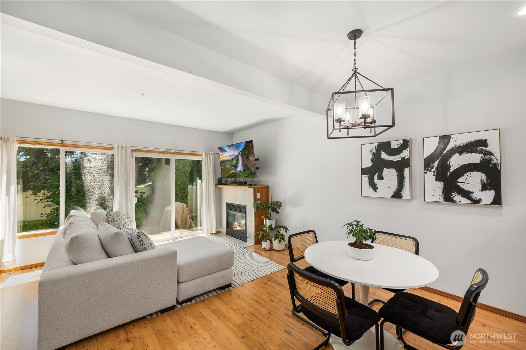 Property Photo: 418 17th Street SE 5C WA 98002