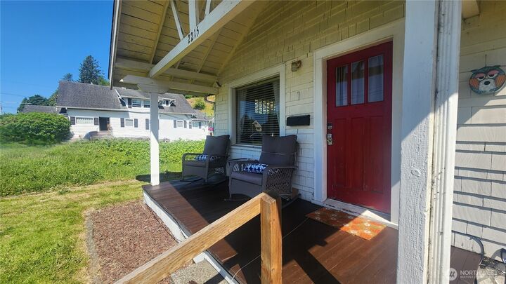 Property Photo: 2215 Cherry Street WA 98550