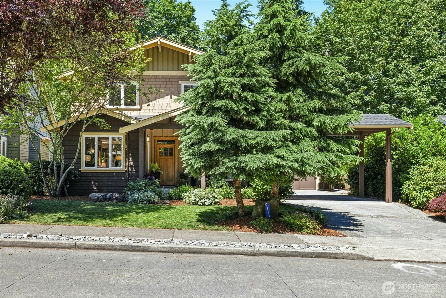 Property Photo: 9117 North Town Drive NE WA 98110
