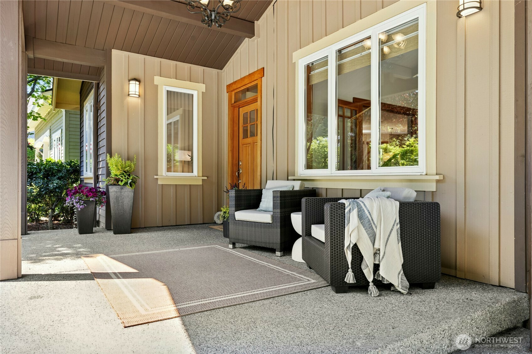 Property Photo: 9117 North Town Drive NE WA 98110
