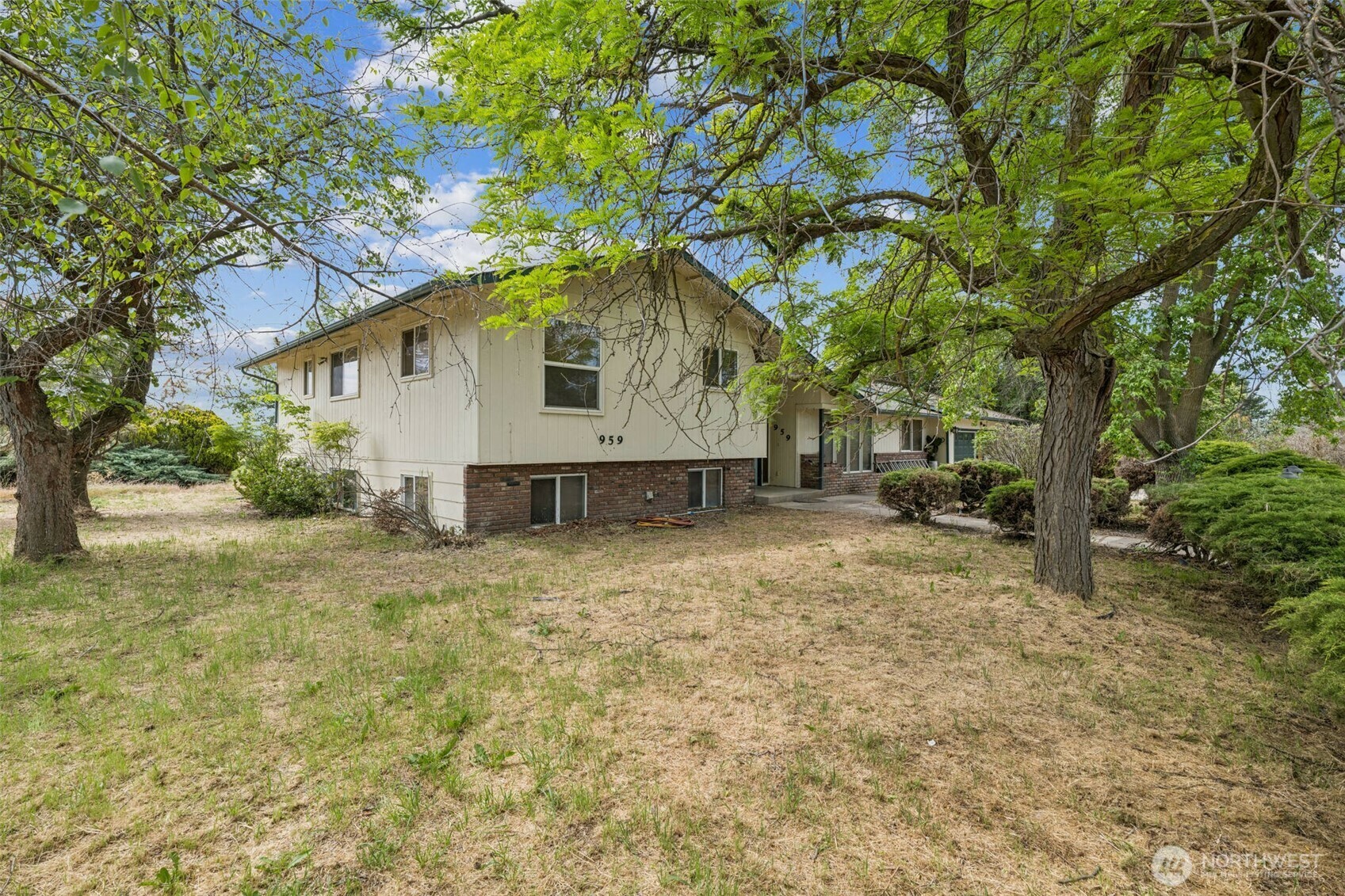 Property Photo: 959 Brickner Road WA 99324
