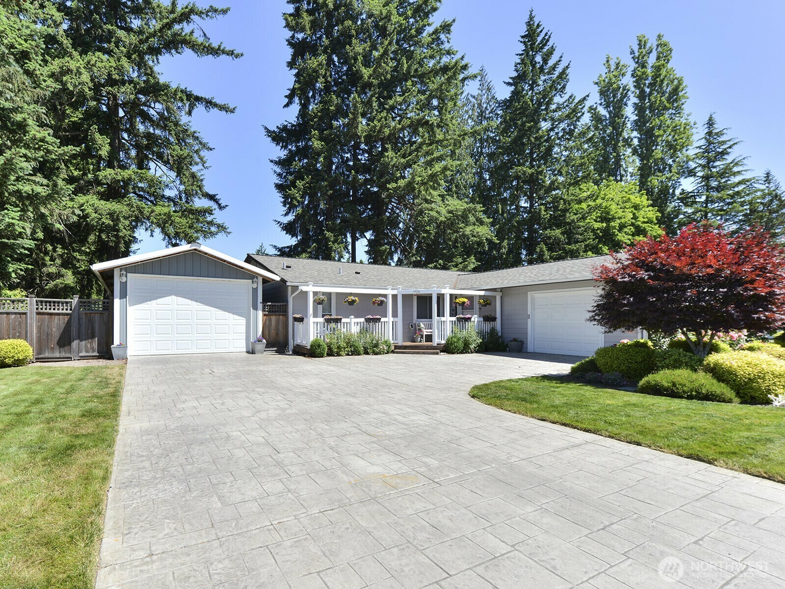 Property Photo: 906 164th Avenue NE WA 98008
