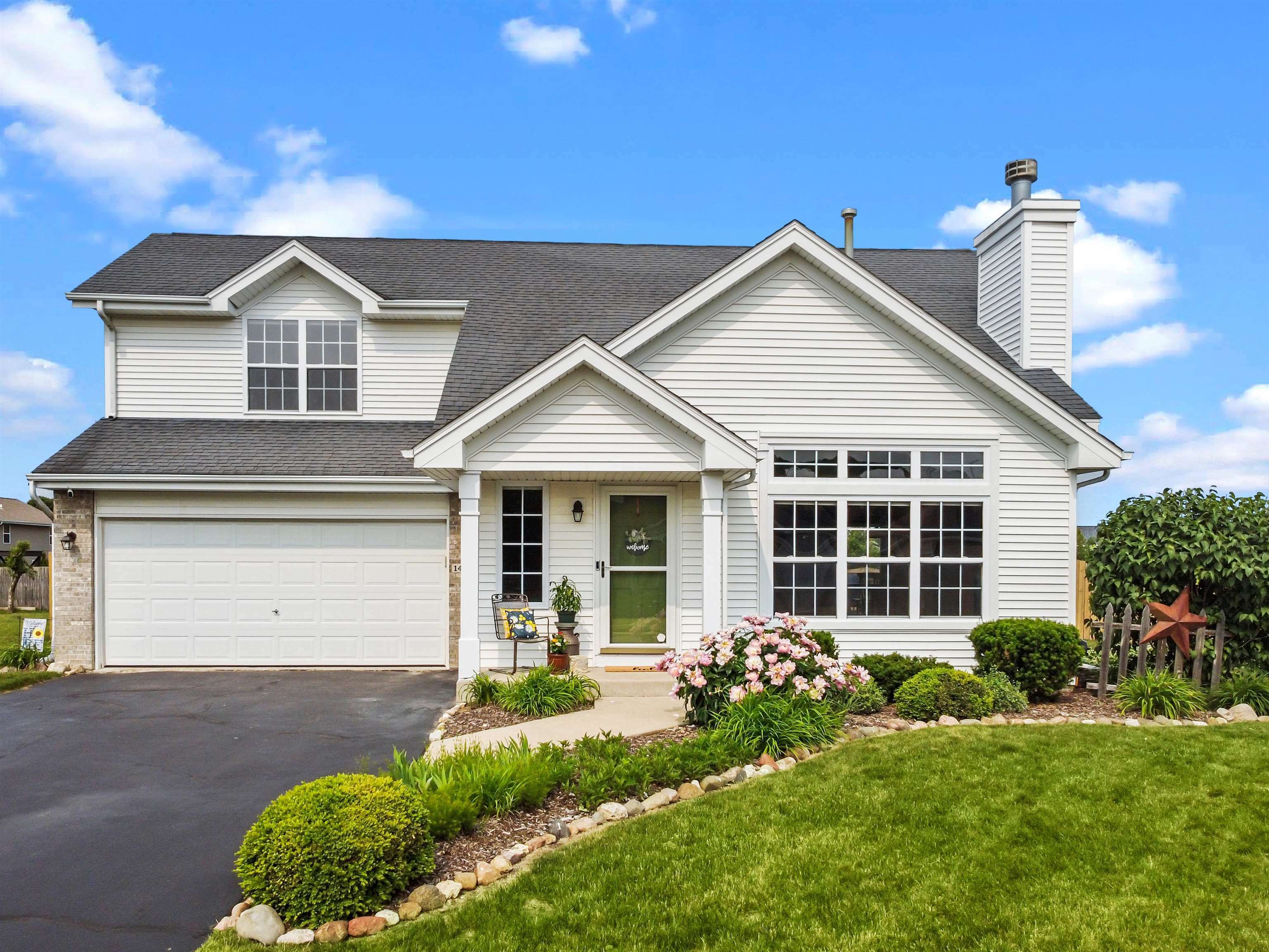 Property Photo: 14124 Reston Drive IL 61080