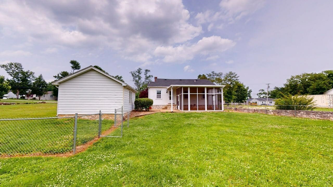 Property Photo: 616 Nutwood Street KY 42103