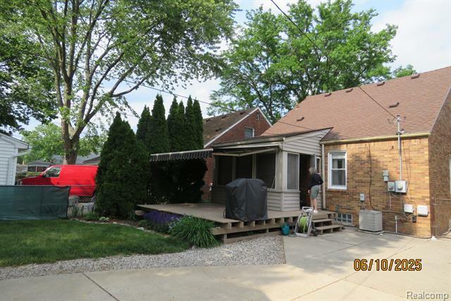 Property Photo: 3020 Syracuse Street MI 48124