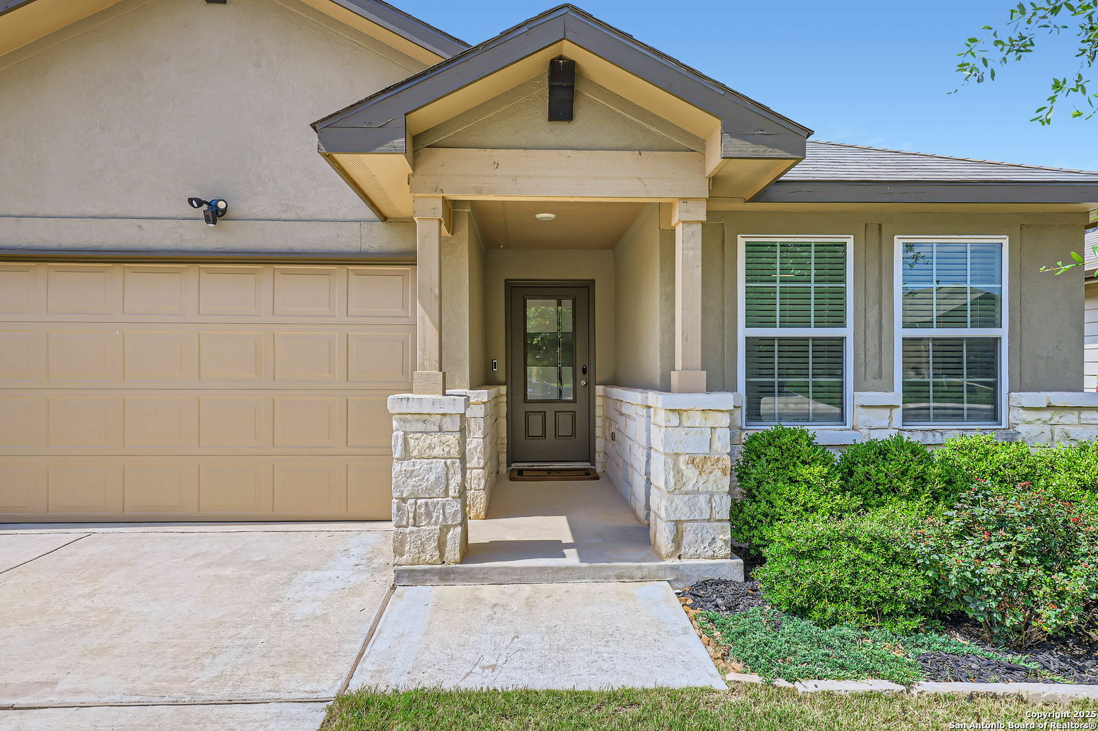 Property Photo: 4814 Forward Swing TX 78261