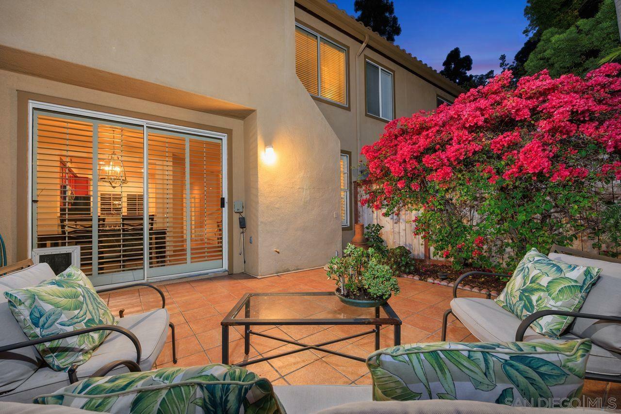 Property Photo:  3965 Via Holgura  CA 92130 