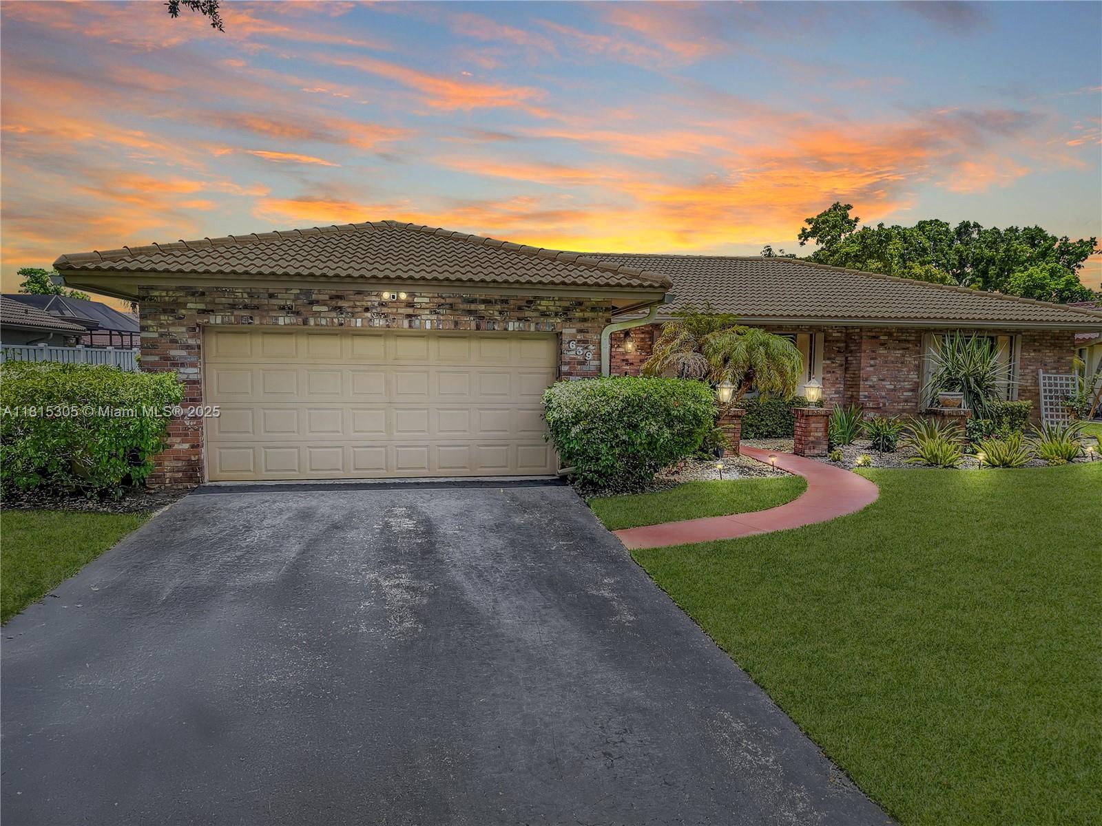 Property Photo: 639 NW 101st Ter FL 33071
