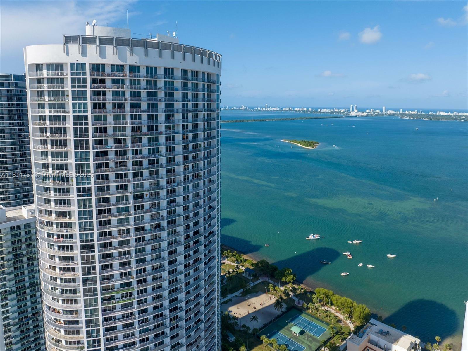 Property Photo: 1750 N Bayshore Dr 1407 FL 33132