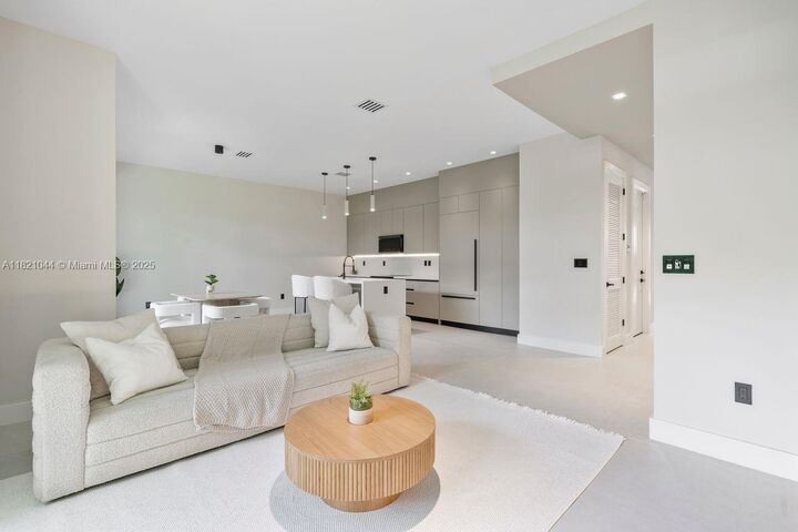 Property Photo:  3318 Day Ave 6  FL 33133 