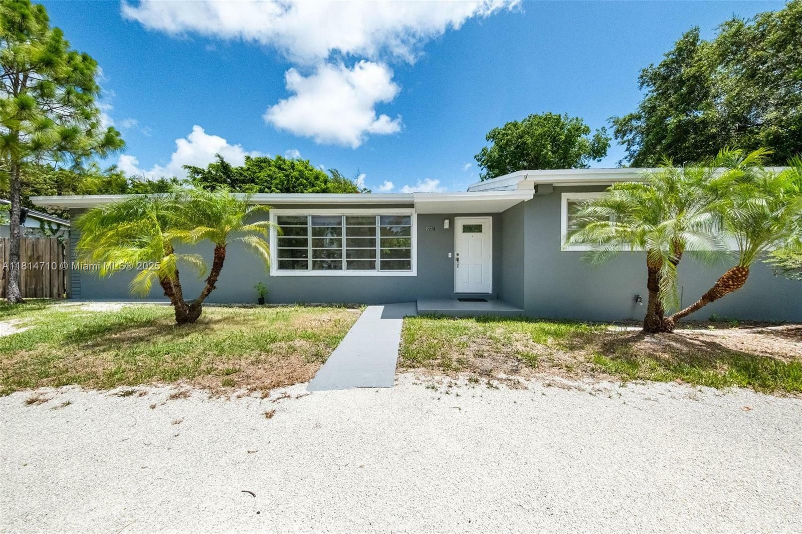Property Photo: 9221 SW 167th Ter FL 33157