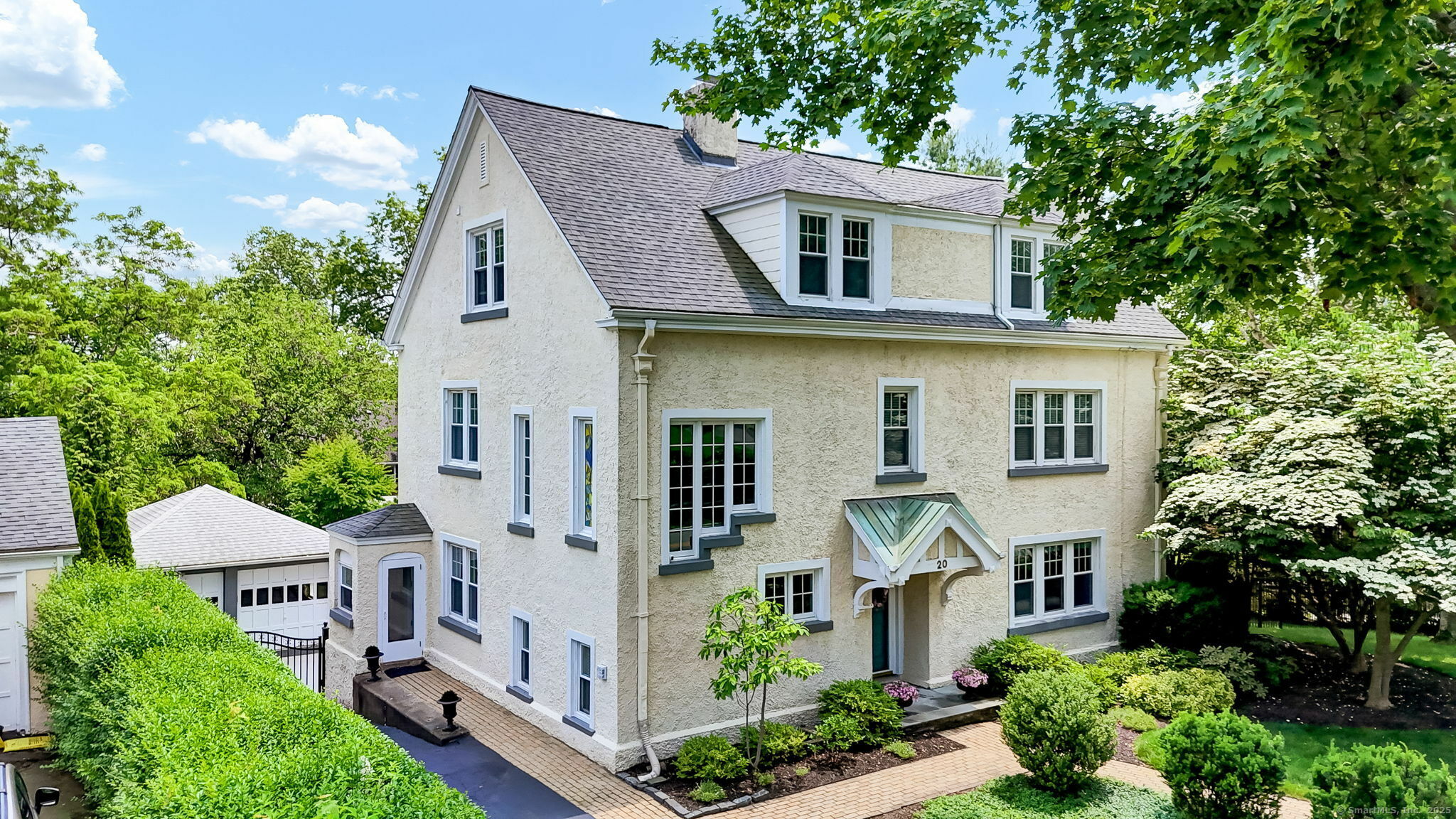 Property Photo: 20 Arnoldale Road CT 06119