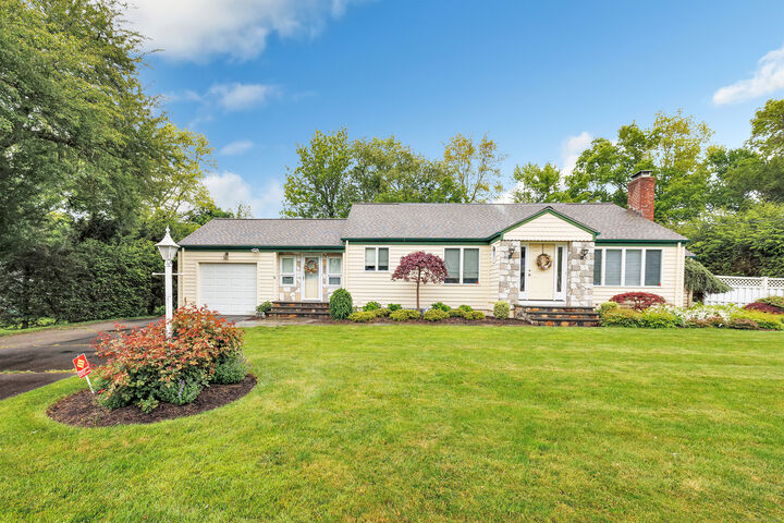 319 Wheeler Park Avenue  Fairfield CT 06825 photo