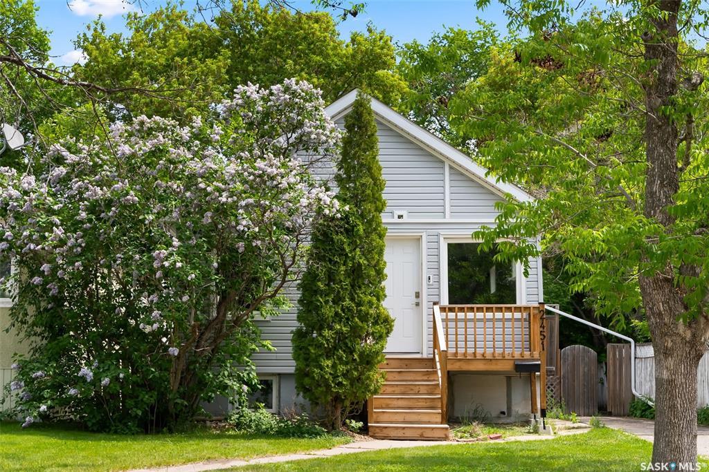Property Photo: 2451 Reynolds Street SK S4P 3A2
