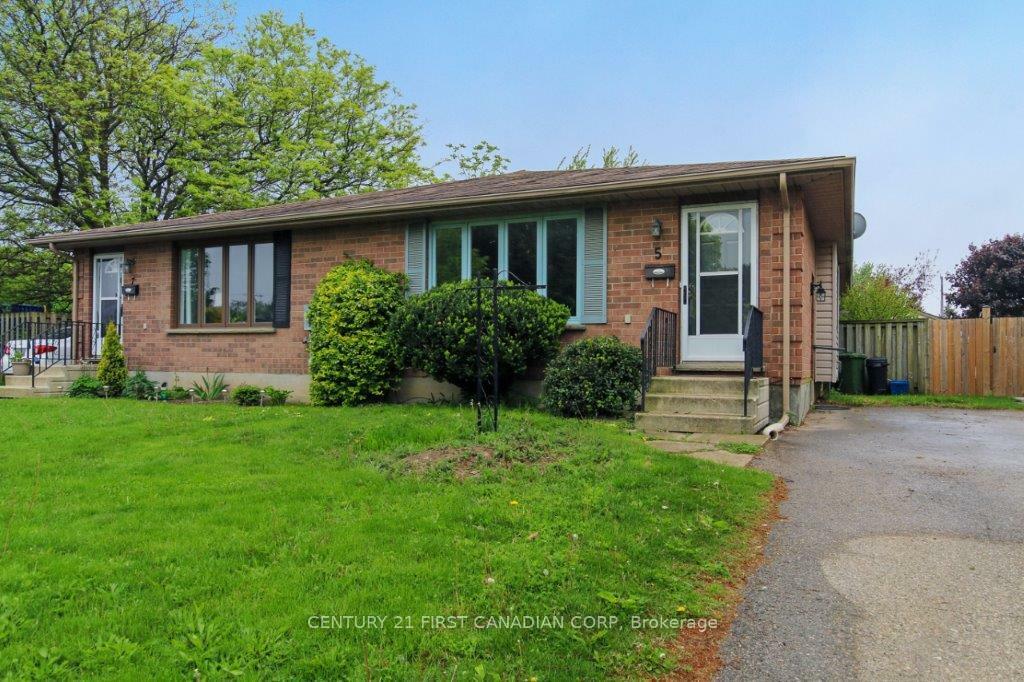 5 Golding Place  St. Thomas ON N5R 6B6 photo