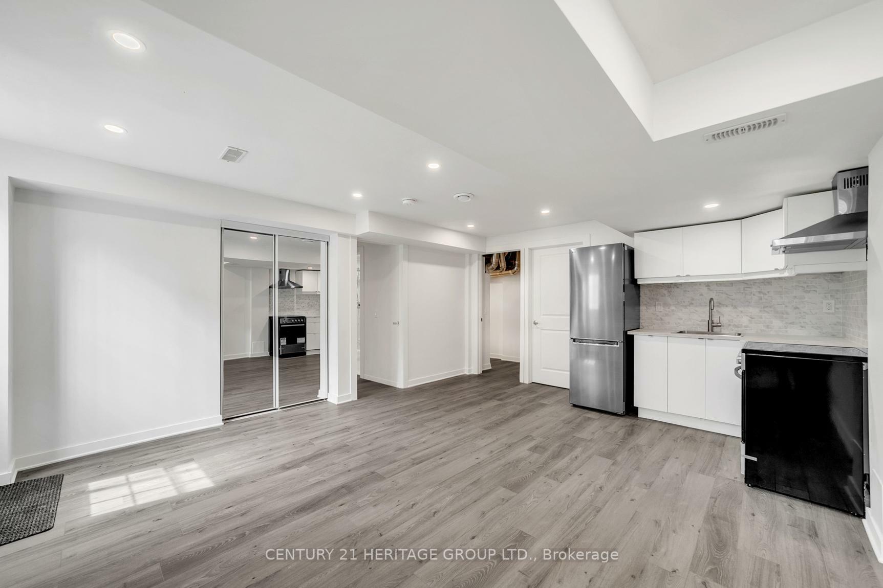 Property Photo:  516 Seaview Heights Bsmnt  ON L9N 0Y3 