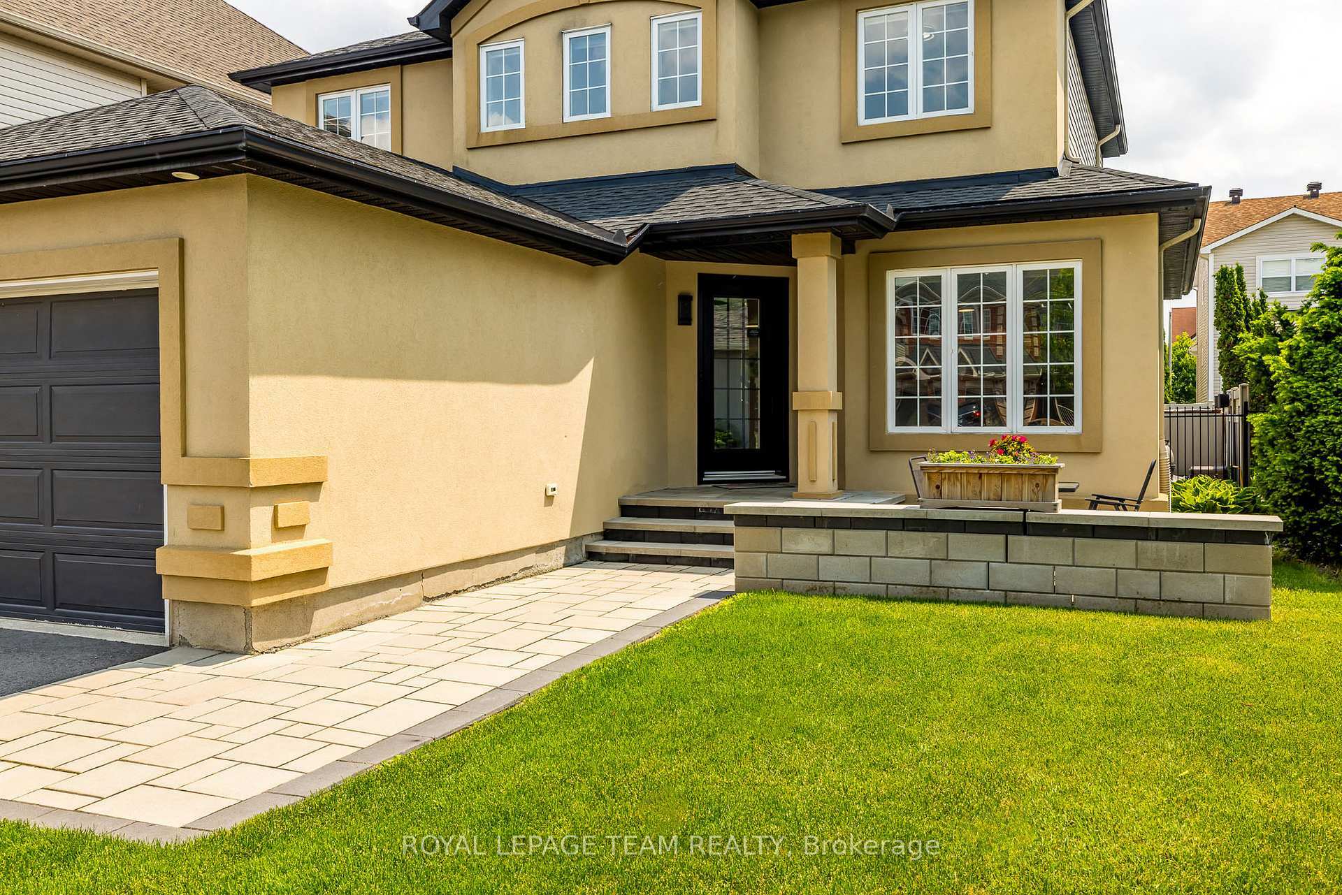 Property Photo:  333 Timbertrail Terrace  ON K4A 5A6 