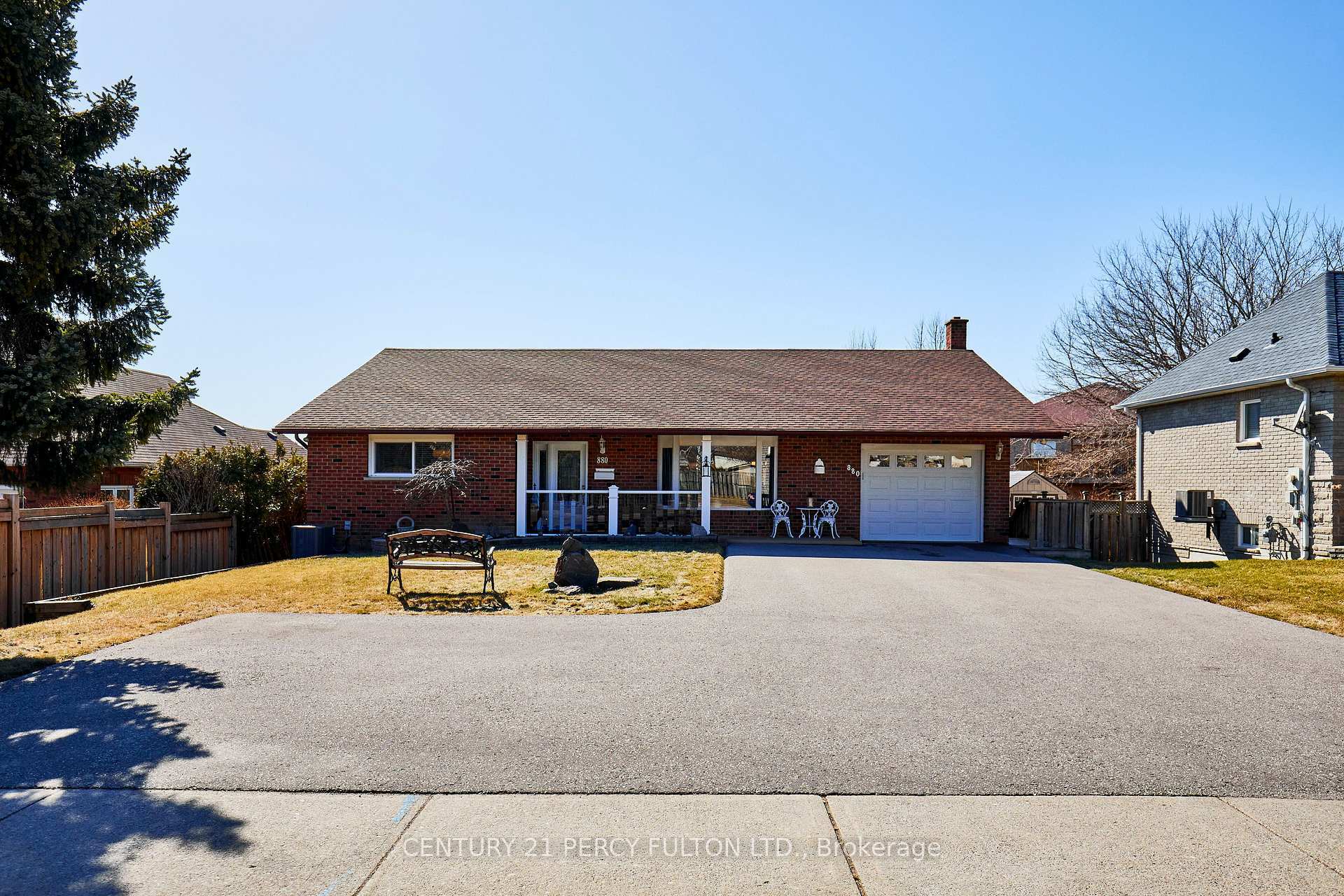 Property Photo:  880 Ritson Road N  ON L1G 6Z4 