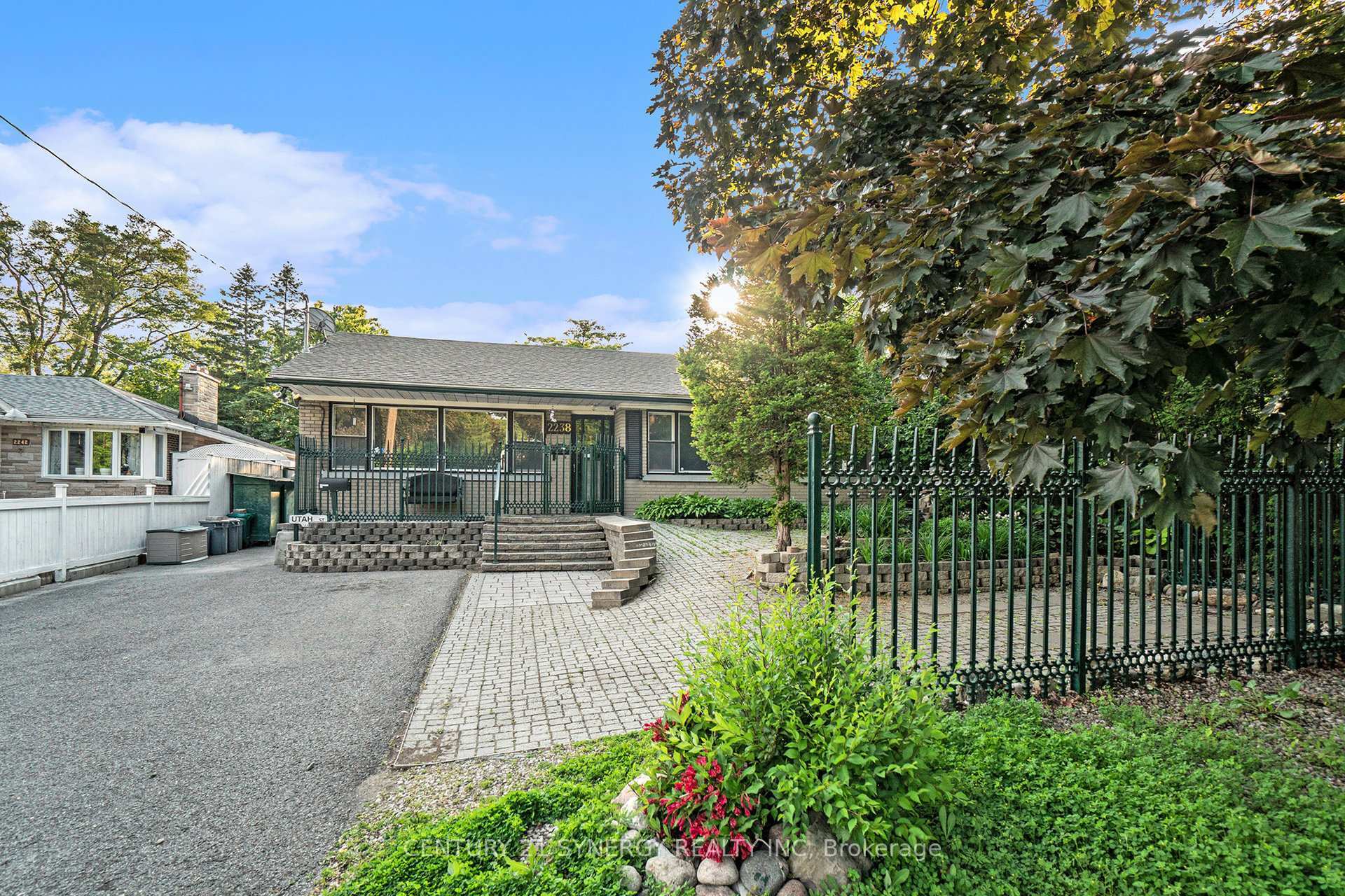 Photo de la propriété: 2238 Utah Street ON K1H 7W8