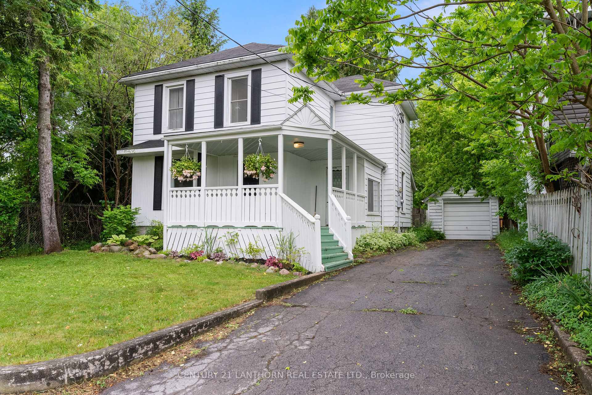 Property Photo: 18 Elm Street ON K0K 2T0