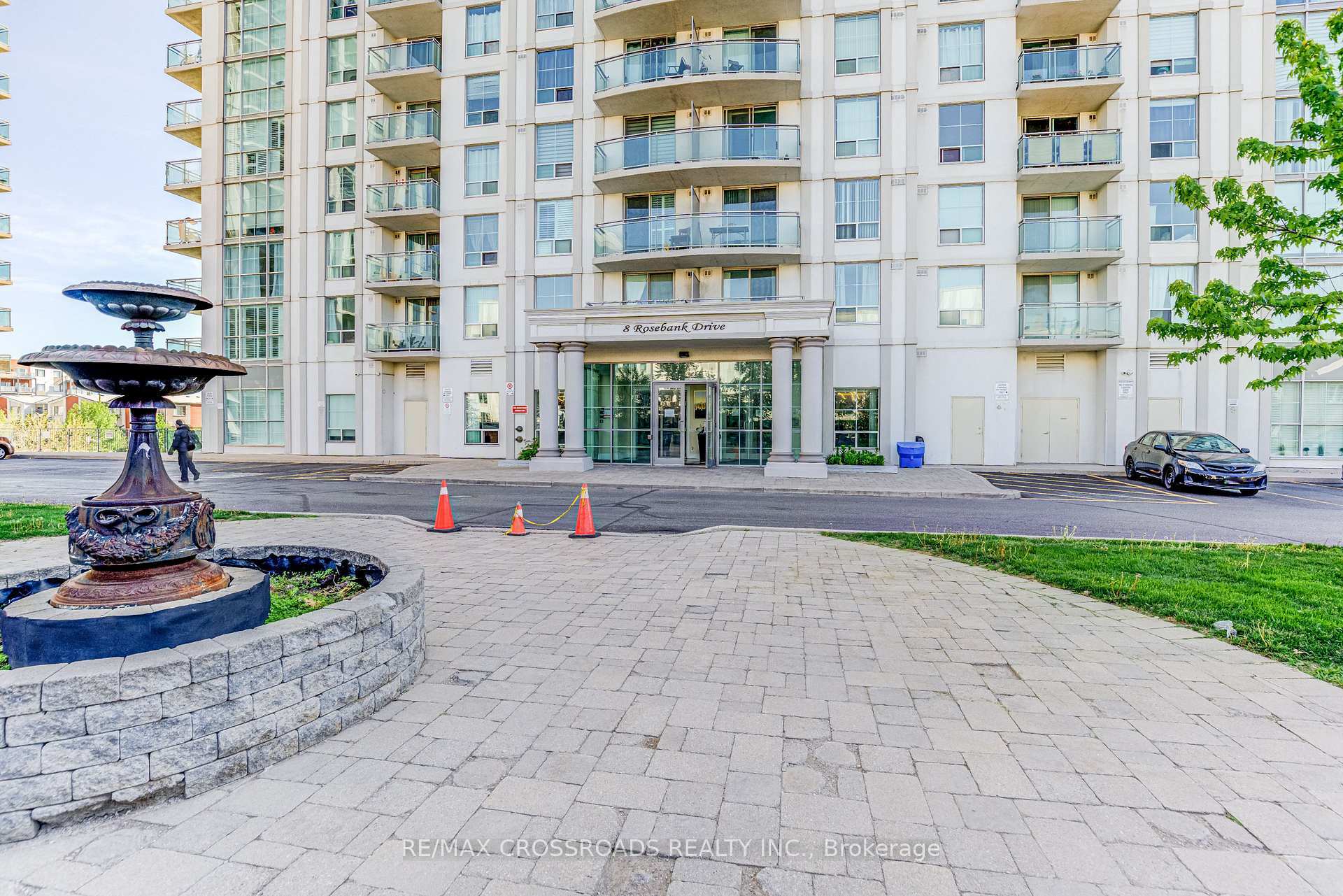Property Photo: 8 Rosebank Drive 11H ON M1B 5Z3