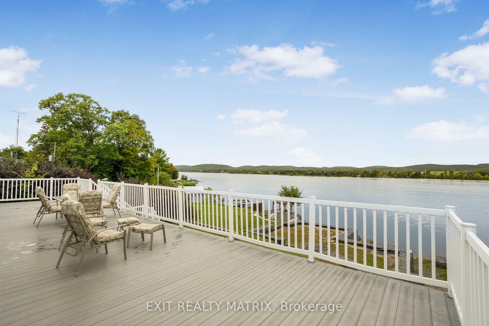 Property Photo: 2095 Joseph Street ON K0B 1J0