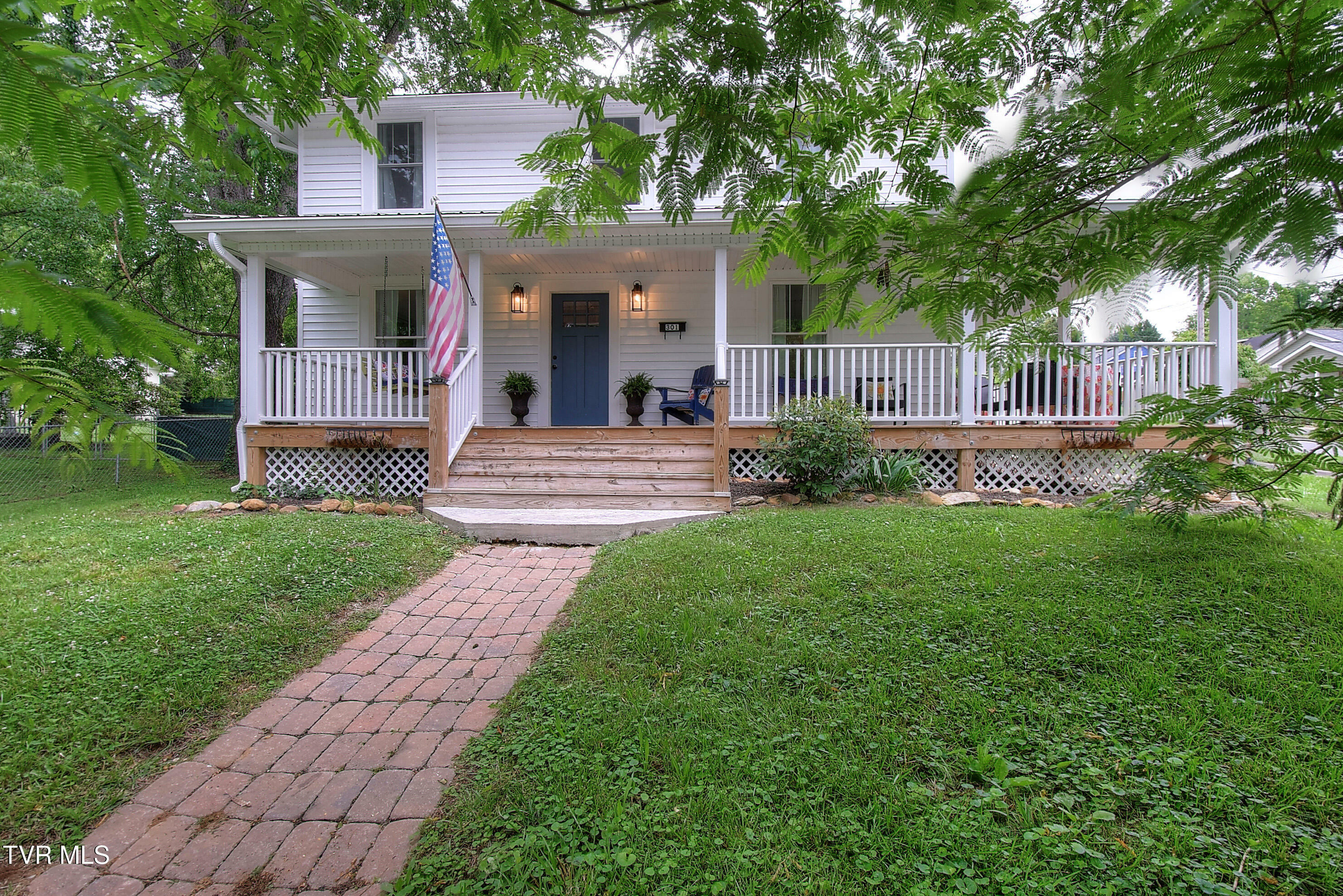 Property Photo: 301 East K Street TN 37643
