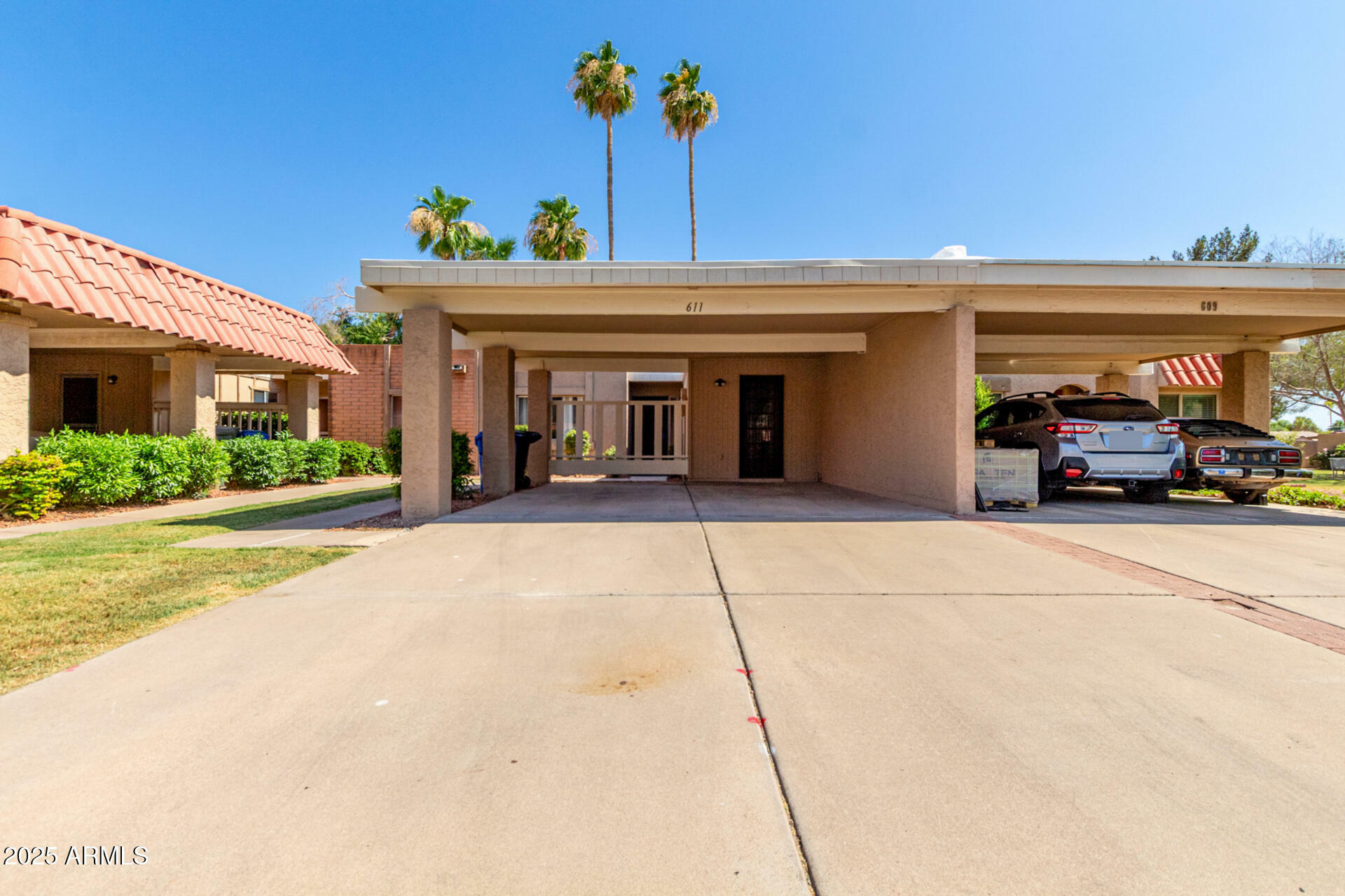 Property Photo: 611 E Colgate Drive AZ 85283