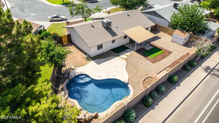 Property Photo: 415 N Larkspur Street AZ 85234