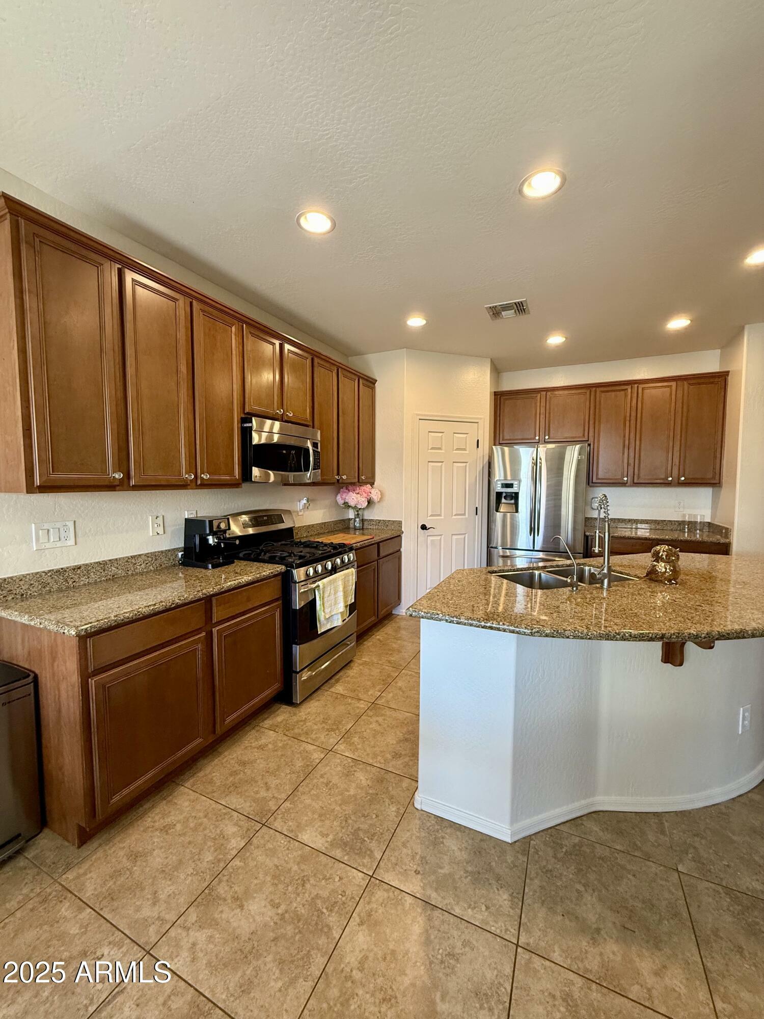 Property Photo: 16559 W Lincoln Street AZ 85338