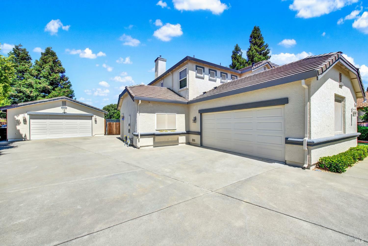 Property Photo:  325 Stoneridge Circle  CA 95687 