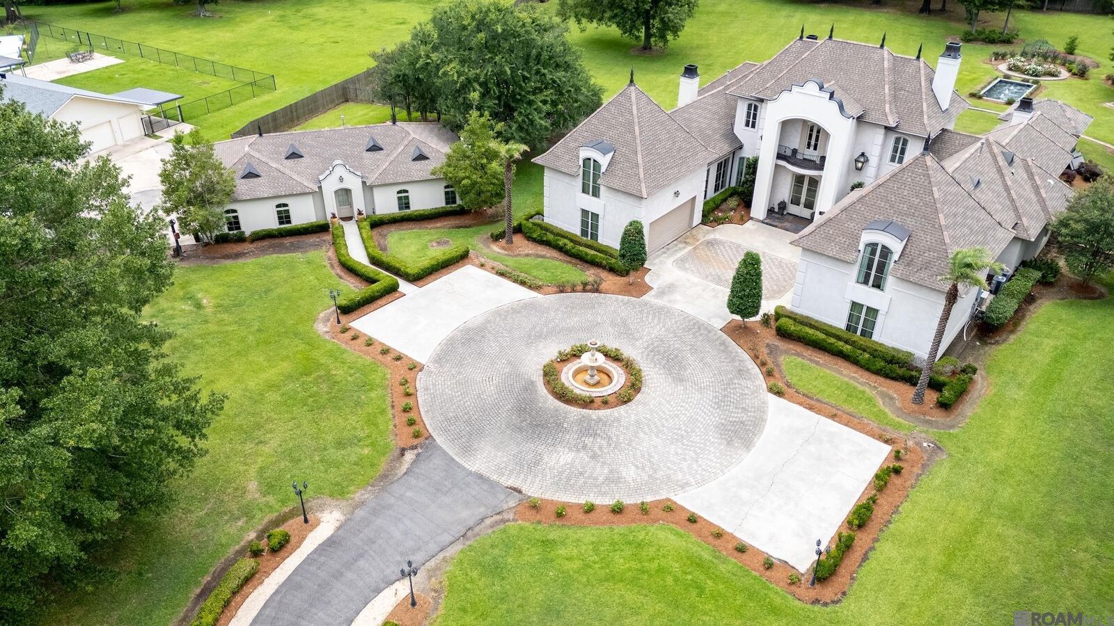 Property Photo: 16570 Spiller'S Way LA 70817