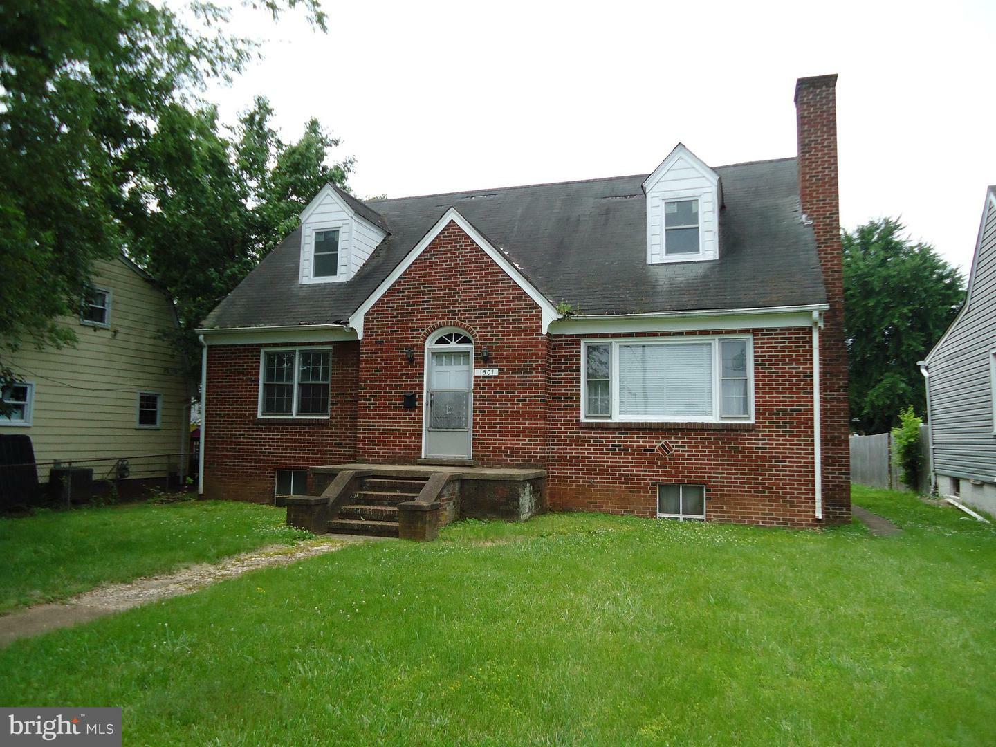 Property Photo: 1501 Dixon Street VA 22401