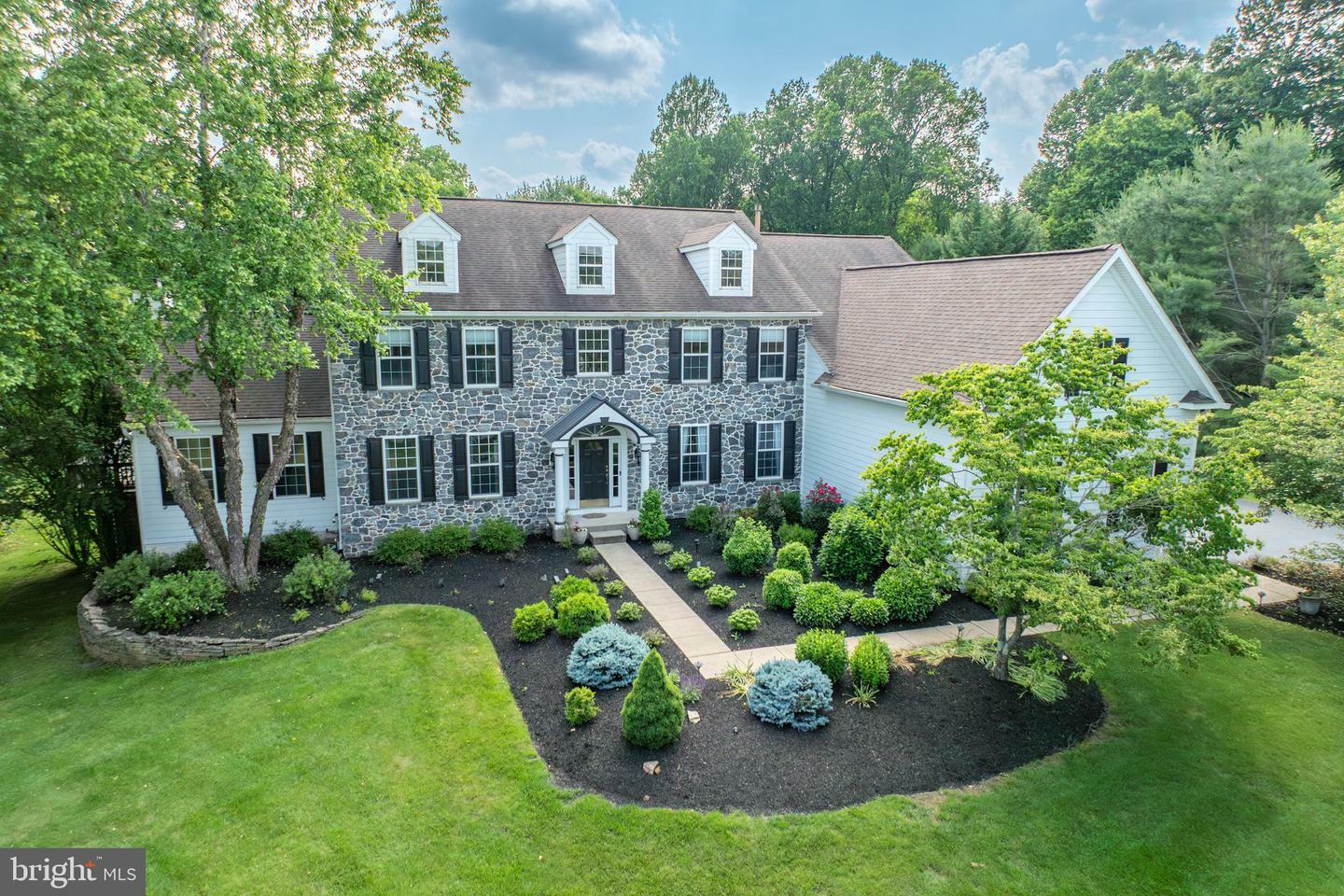 Property Photo: 1021 Mulberry Street PA 19425