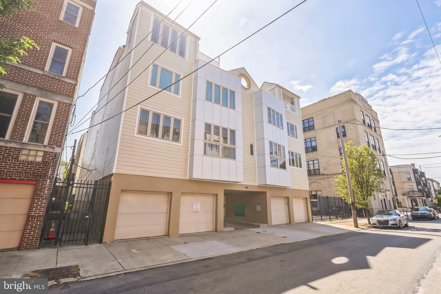 Property Photo: 815 S 7th Street 3 PA 19147