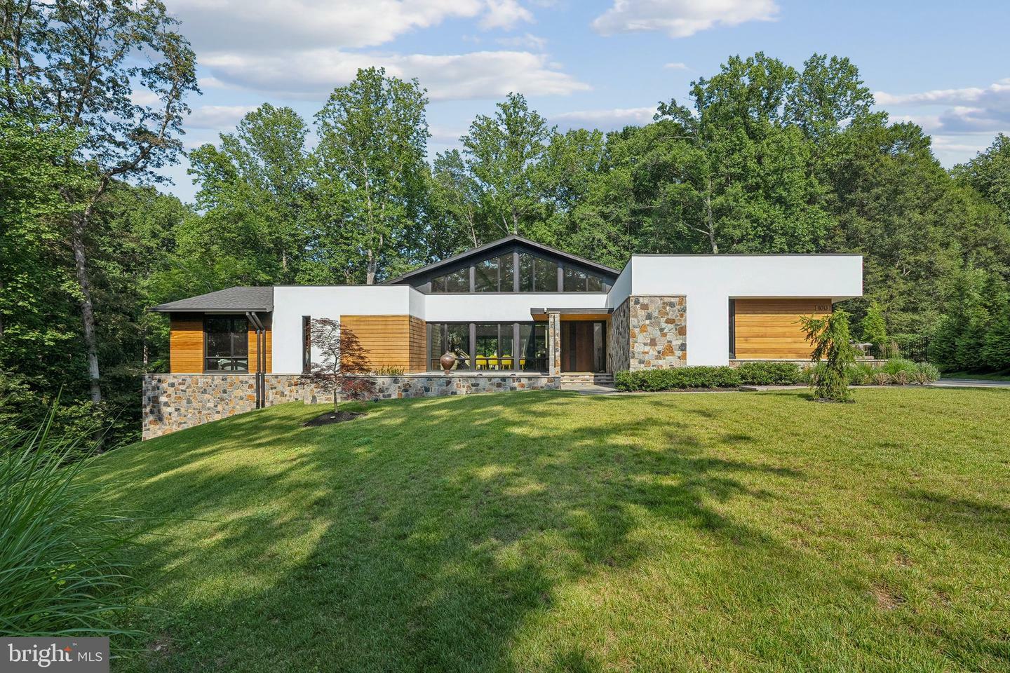 11013 Riverwood Drive  Potomac MD 20854 photo