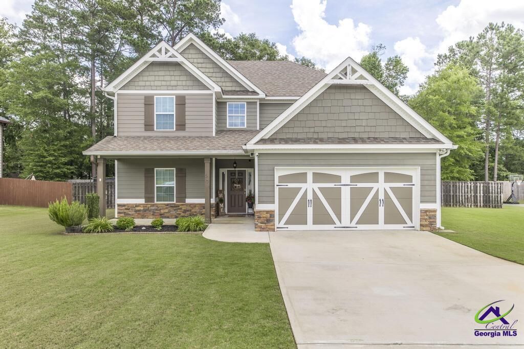 Property Photo: 501 Adirondac Way GA 31005